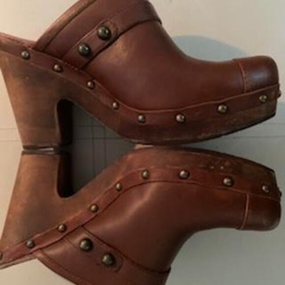 High Heeled Clogs by UGG. Very good condition. - Picture 1 of 8